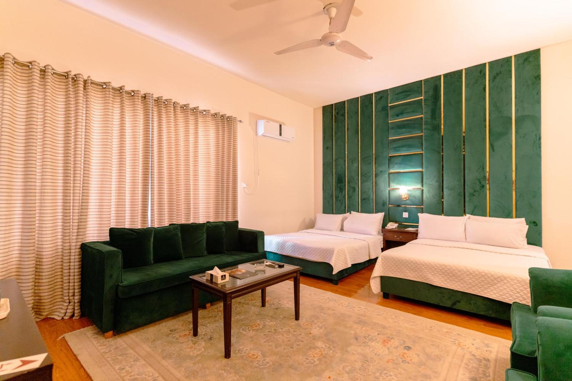 Vip House Peshawar Hotell Eksteriør bilde