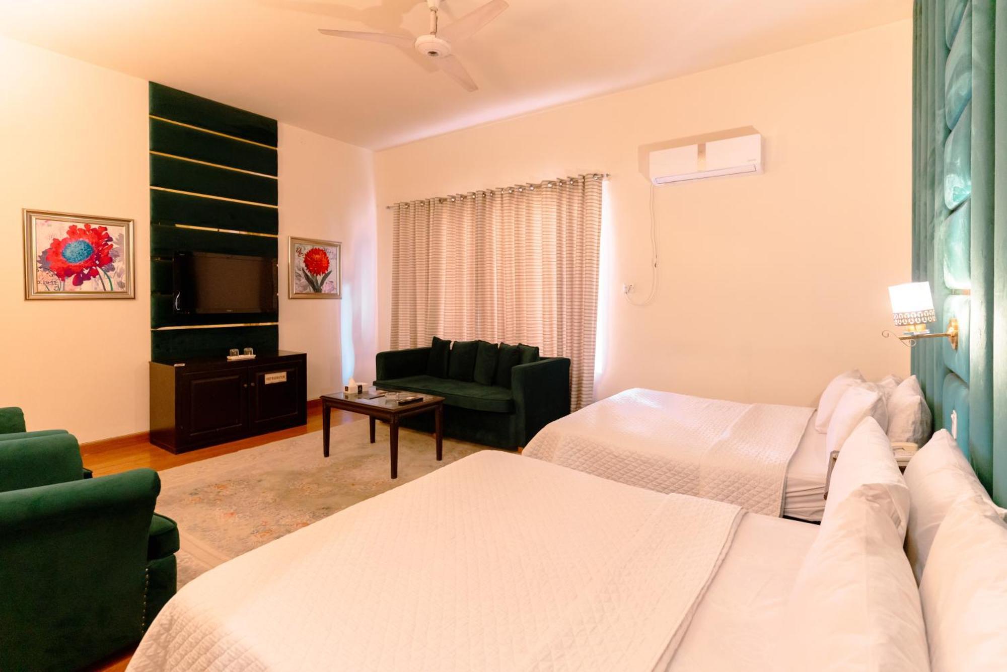 Vip House Peshawar Hotell Eksteriør bilde