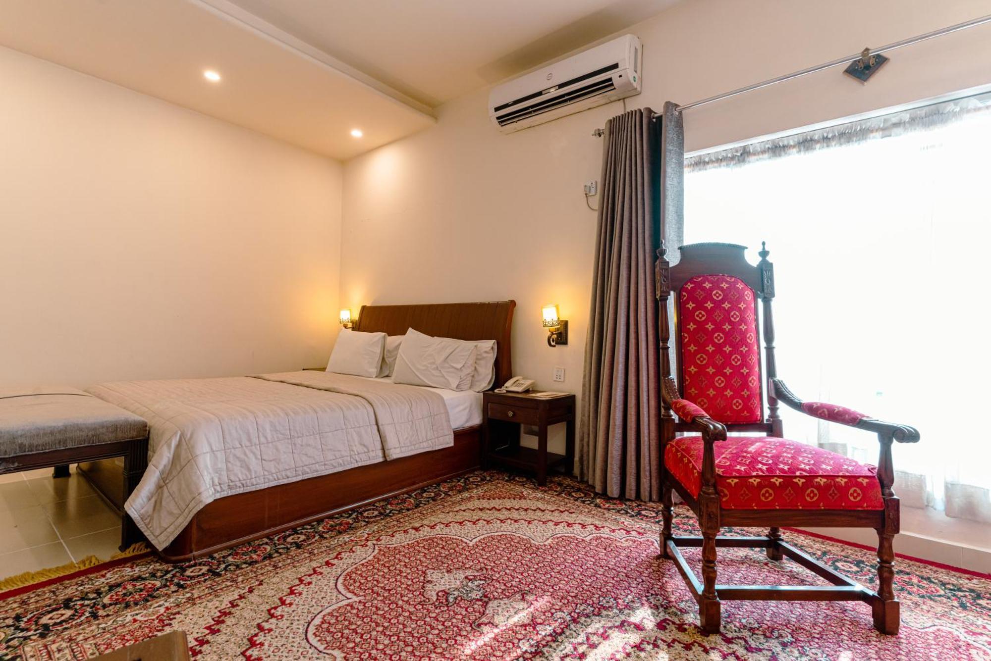 Vip House Peshawar Hotell Eksteriør bilde